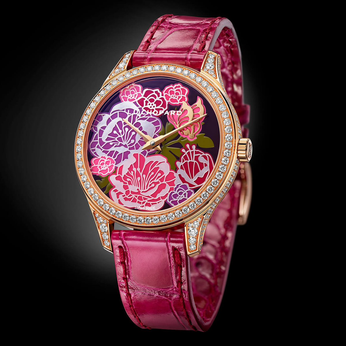 Le fond de la Chopard L.U.C Esprit de Peony est orné de motifs en gravure fleurisanne.