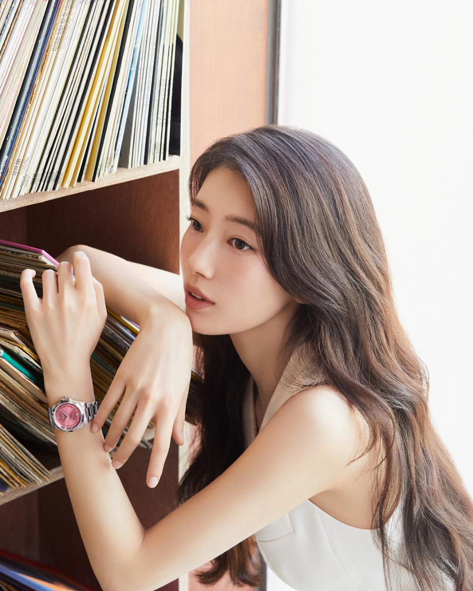 La chanteuse Pink Suzy pour Longines