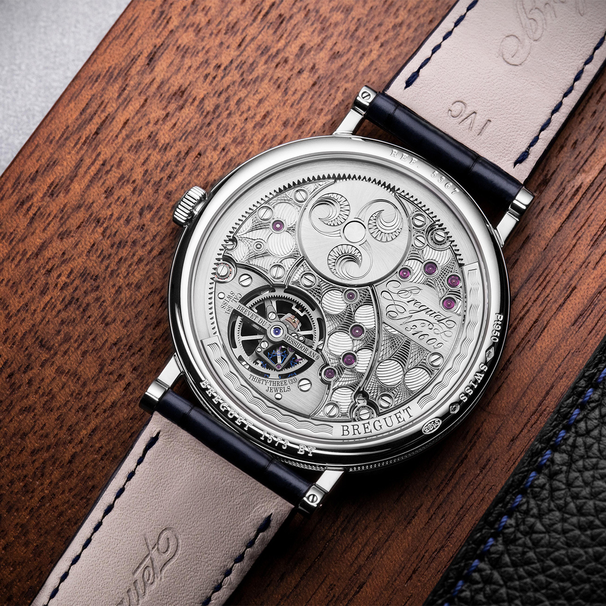 Classique Tourbillon Extra-Plat Automatique 5367 © Breguet
