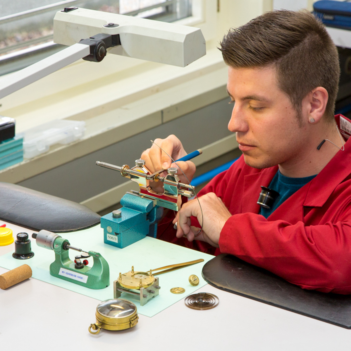 Technicien en restauration-complications horlogères © CIFOM ET