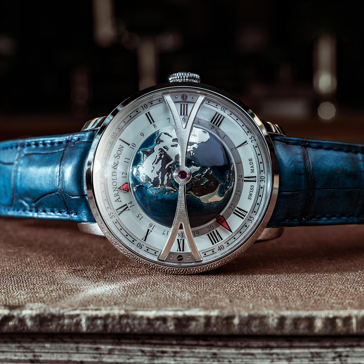 Globetrotter © Arnold & Son