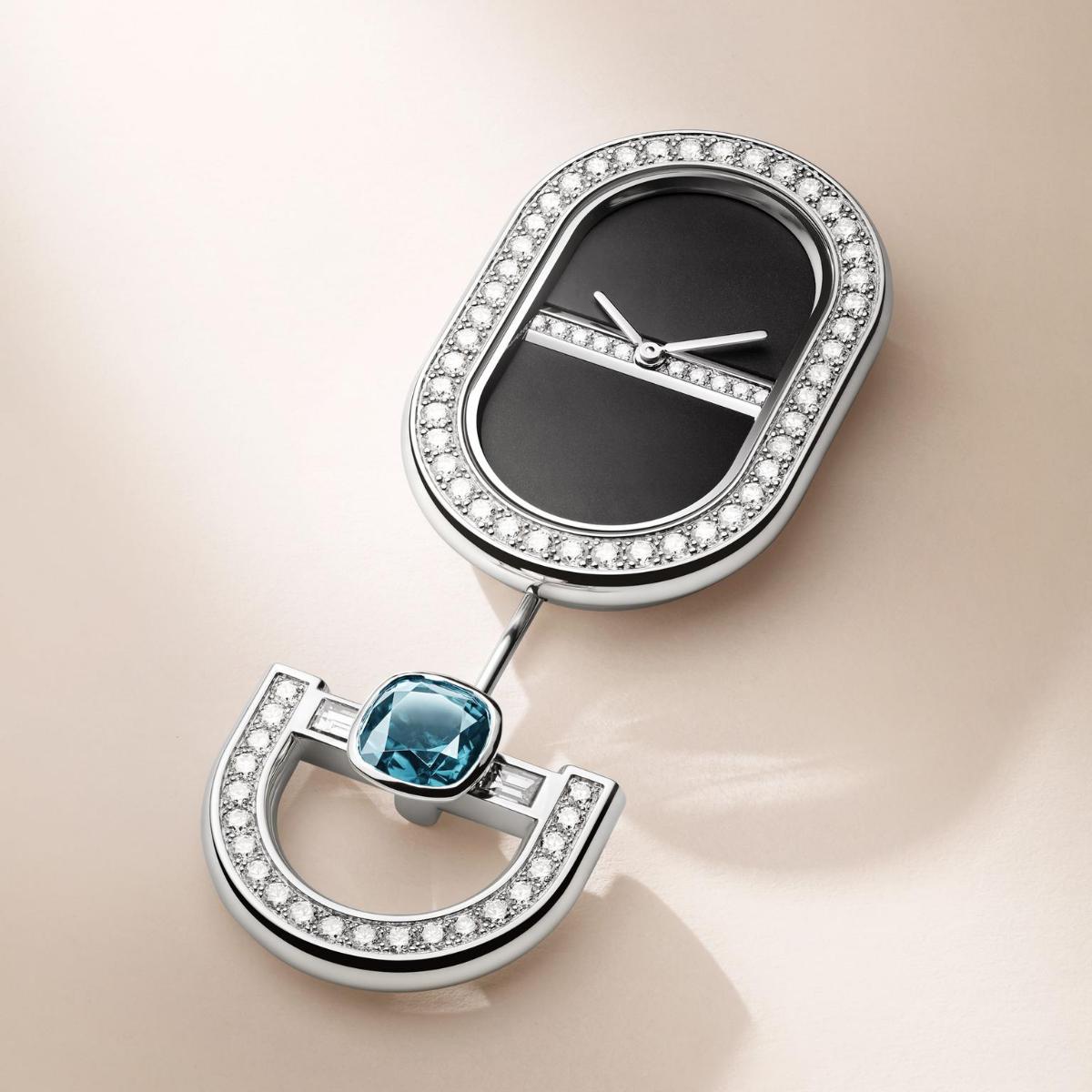 Hermes_maillon_libre_broche_copyright_joel_von_allmen