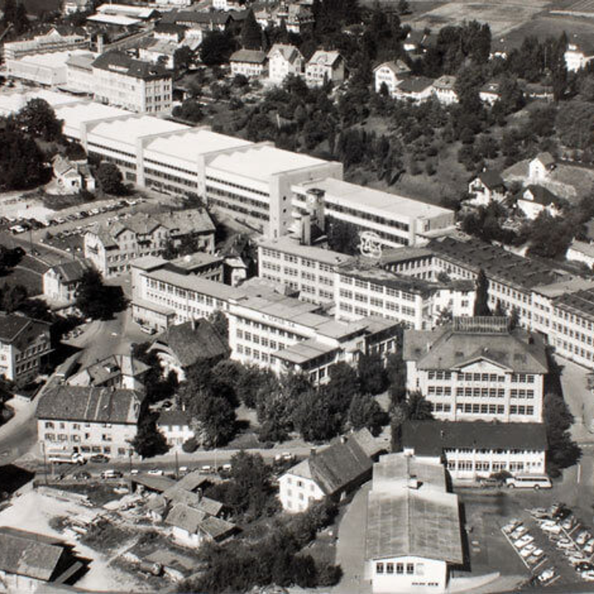 Bâtiments, en 1960, de A.Schild (AS) SA, l'une des trois entreprises à l'origine d'Ebauches SA, créée en 1926 ©ETA