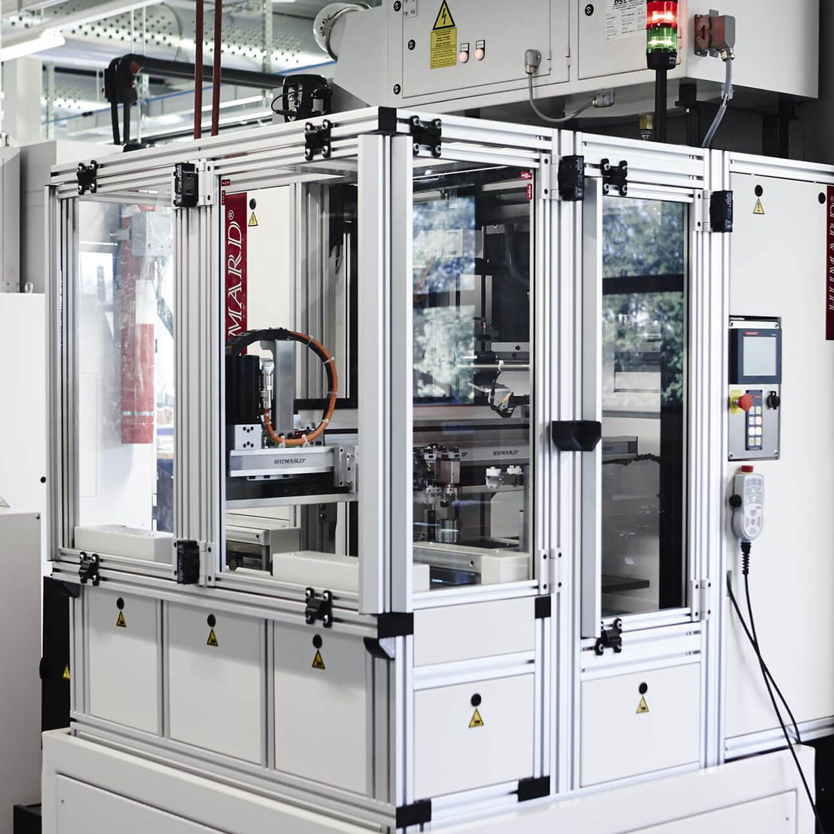 De dernière génération, les machines CNC servent aussi bien à la production courante qu’au prototypage.
