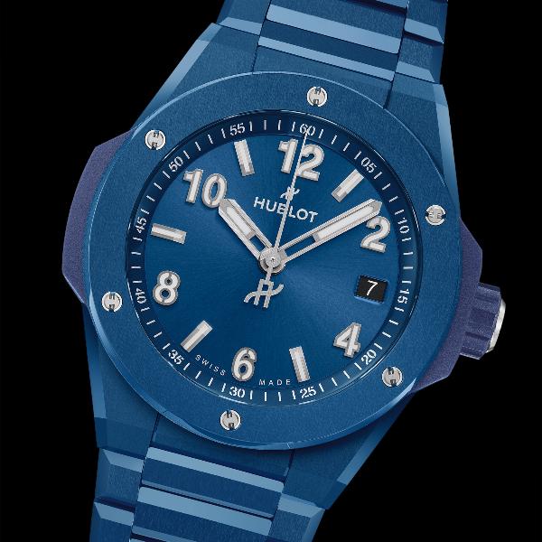 Novelties 2024_Hublot Big Bang Integrated Time Only (blue ceramic) front